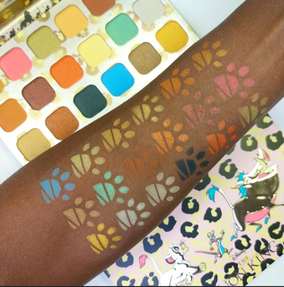 Makeup Revolution Disney's The Lion King Revolution Hakuna Matata Shadow Palette - Picture 3 of 5